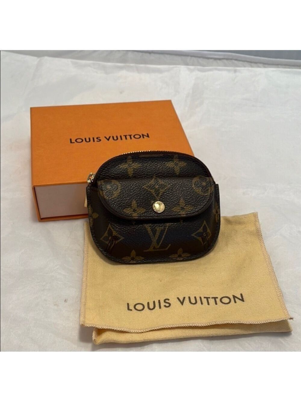 Louis Vuitton Monogram Schilling Coin Purse